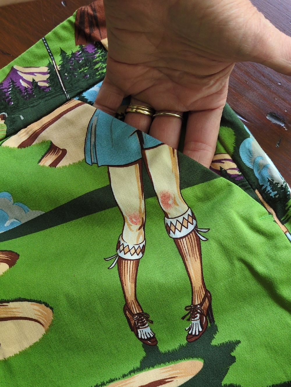 Loudmouth Ladies | Birds of Paradise Retro Pinup Print Women's Golf Skort 14 - Picture 6 of 12